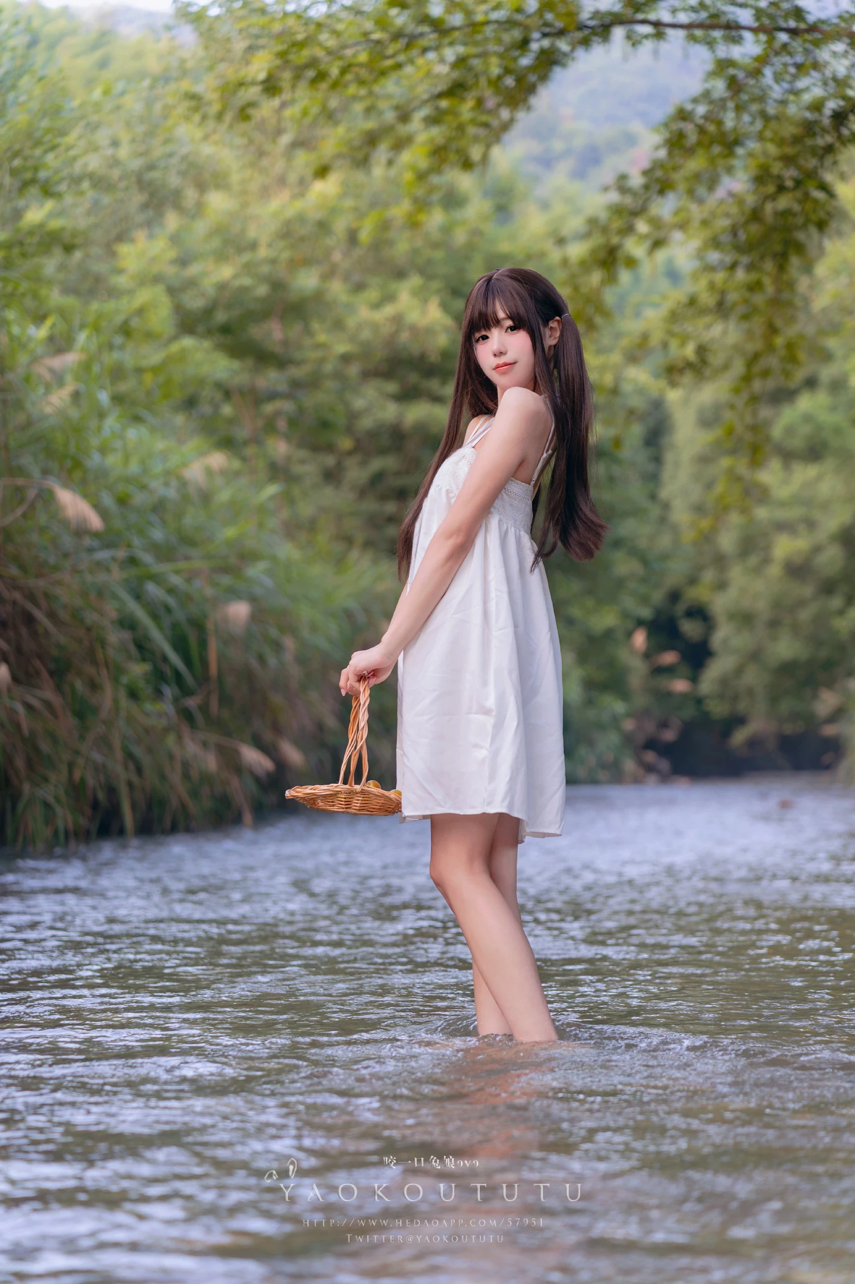 图片[1]-Coser@黏黏团子兔 – 溯溪之夏’& 恋爱循环 [60P]-黑狗绅士局