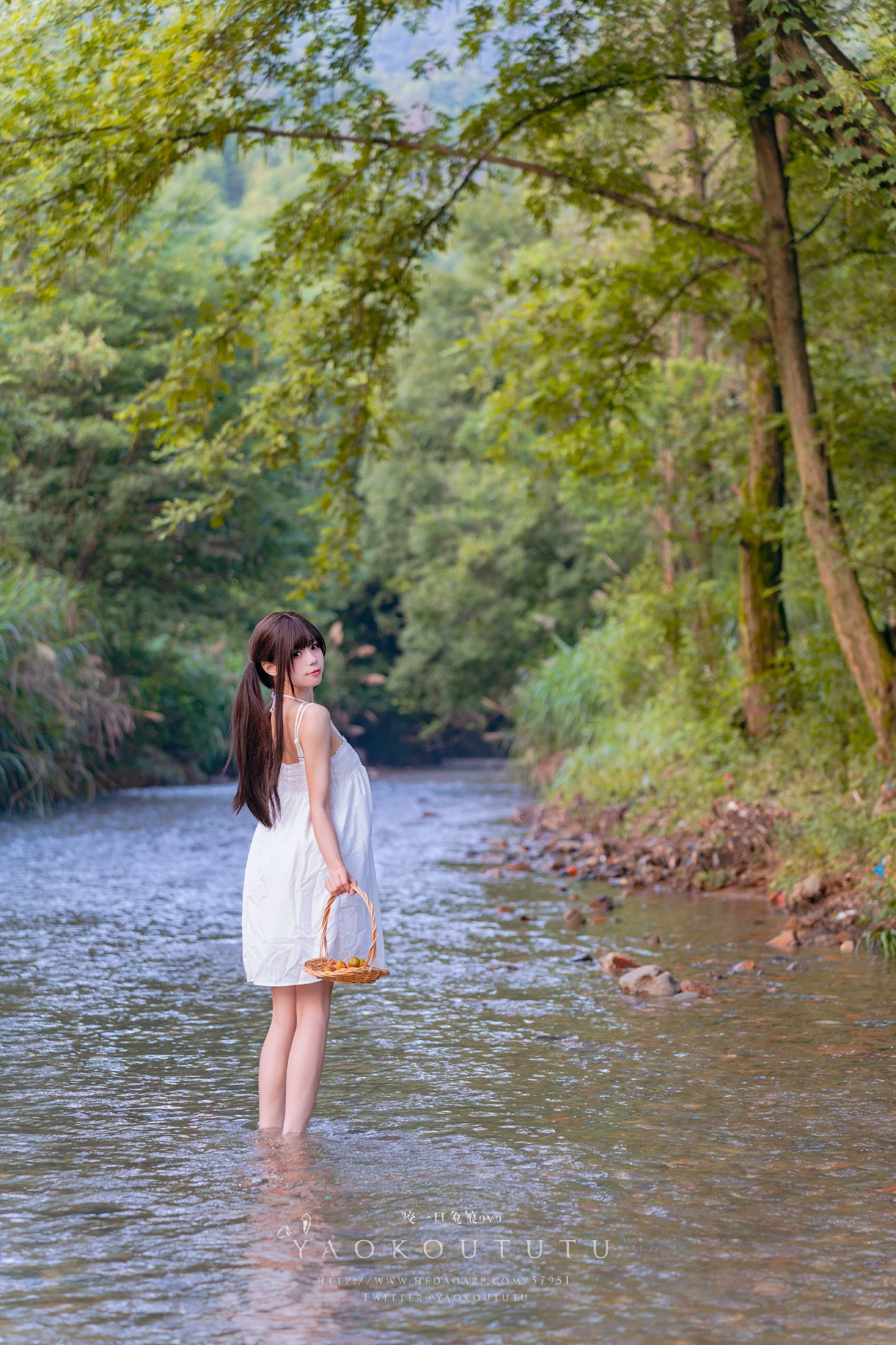 图片[2]-Coser@黏黏团子兔 – 溯溪之夏’& 恋爱循环 [60P]-黑狗绅士局