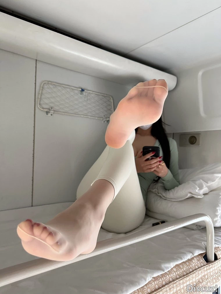 图片[8]-最新网红女神 Dearie’新作《高铁之旅》 各种姿势 [51P]-黑狗绅士局