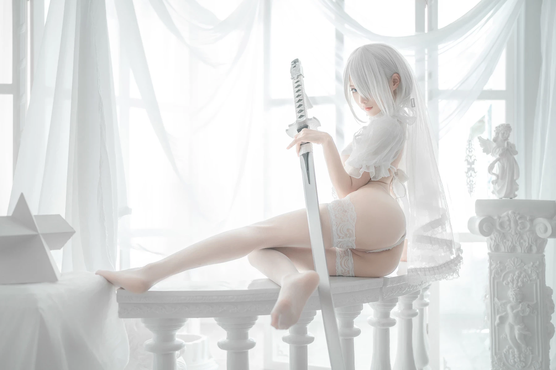 蠢沫沫 Cosplay 2B 白婚紗-黑狗绅士局