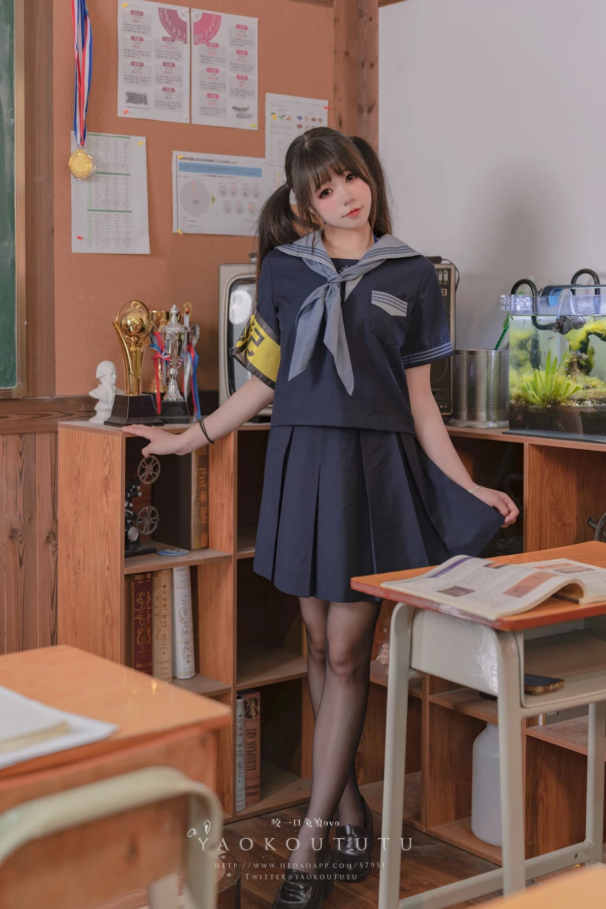 图片[2]-黏黏糰子兔 『學生會長競選中』臉紅的思春期-黑狗绅士局