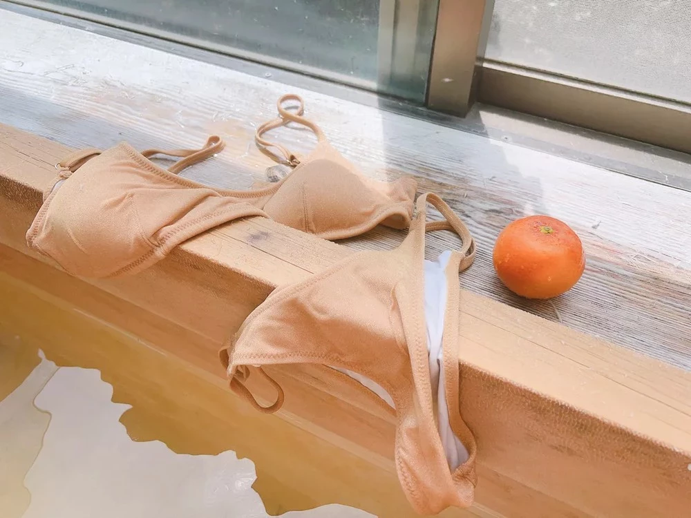 動漫博主水淼aqua溫泉有料主題室內溫泉-黑狗绅士局